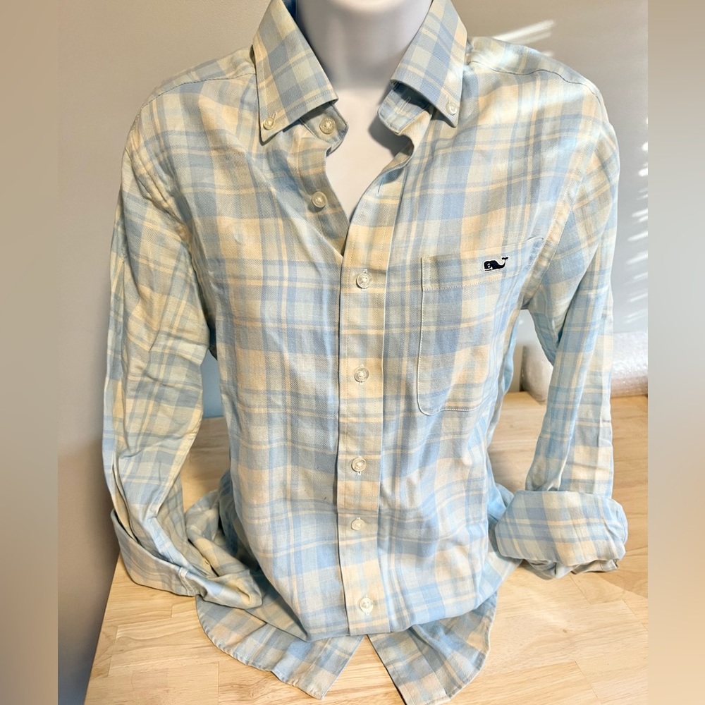 Vineyard Vines tucker shirt